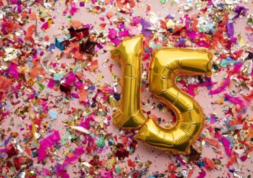 12 個激動人心的 Quinceañera 主題慶祝 15 強