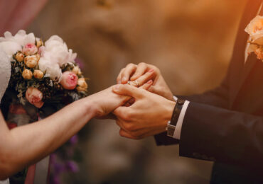16 個最佳婚禮博客，供 Inspo 和信息計劃您的大日子