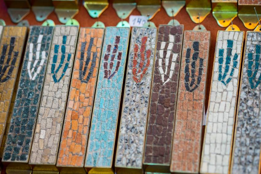 Bat mitzvah 禮物：mezuzah
